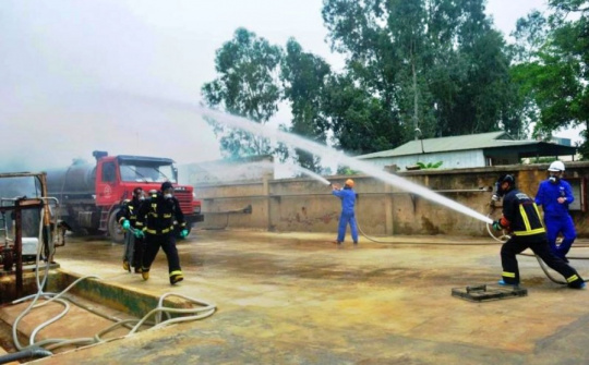 Người chỉ huy ứng phó sự cố chất thải tại cơ sở là người đại diện theo Cwin50 tỷ lệ cược cao của cơ sở hoặc người được ủy quyền