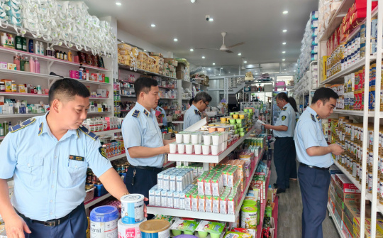 QLTT Lào Cai phát hiện và xử lý 182 vụ vi phạm trong Tháng cao điểm kiểm tra, kiểm soát thị trường