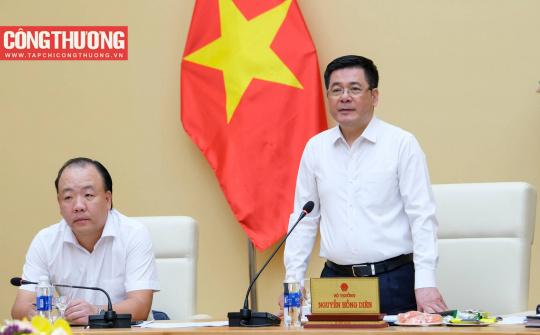 Duy trì hệ thống kinh doanh Cwin555 thể thao, casino live, bắn cá và slot nổ hũ ổn định, hiệu quả, đảm bảo nguồn cung cho thị trường