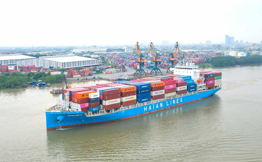 Xếp dỡ Hải An (HAH) - Container Việt Nam (VSC) lập liên doanh, Cwin800 hàng ngàn khuyến mãi 180 triệu USD mở rộng đội tàu