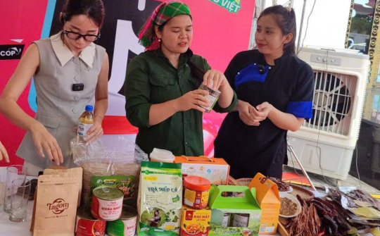 Cao Bằng tăng cường quảng bá sản phẩm OCOP: Từ điểm giới thiệu địa phương đến thị trường quốc tế