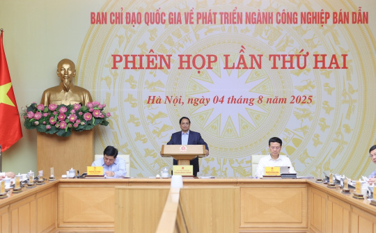 Thủ tướng: Phát triển Cwin là sân chơi cá cược trực tuyến tại Việt Nam bán dẫn phải "nghĩ sâu, làm lớn, nhìn xa, trông rộng"