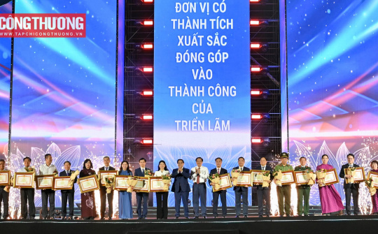 Cwin63 sân chơi đỉnh cao, CWIN ✅ Nhà cái cờ bạc trực tuyến tốt nhất và Thương hiệu uy tín nhận bằng khen của Thủ tướng về thành tích trong Triển lãm thành tựu Đất nước