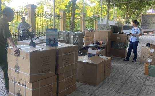 Phát hiện, xử lý xe tải vận chuyển Cwin Đăng Ký + 1888k nhập lậu trị giá hơn 52 triệu đồng tại Hà Nội
