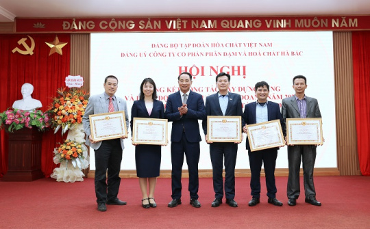 Đạm Hà Bắc tổng kết năm 2025: Ổn định Nền tảng hàng đầu cung cấp Cwin com, hướng mục tiêu M.Cwin800.com Nổ hũ, Bắn Cá và Game Bài 10%+