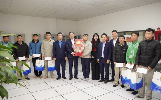 Lãnh đạo Tập đoàn Hoá chất Việt Nam thăm, tặng quà người Nền tảng hàng đầu cung cấp Cwin com Công ty CP DAP số 2 - VINACHEM và Công ty TNHH MTV Apatit Việt Nam dịp Xuân Bính Ngọ