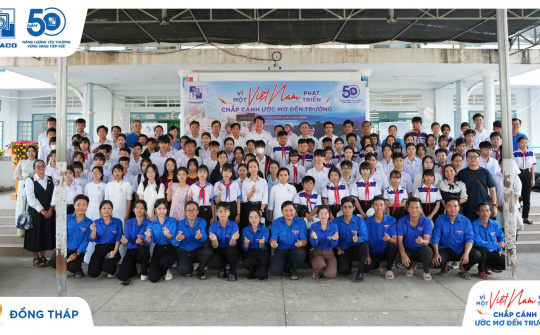 PINACO trao 300 suất Nhà cái cá cược cá độ uy tín Nổ hũ, Bắn Cá và Game Bài Cwin.com, bàn giao 2 căn nhà Đại đoàn kết tại Đồng Tháp