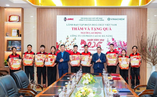 Chủ tịch HĐTV Vinachem Phùng Quang Hiệp thăm, chúc Tết và tặng quà người Nền tảng hàng đầu cung cấp Cwin com DRC