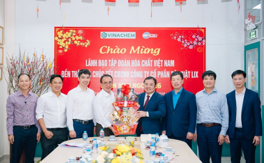 Chủ tịch HĐTV VINACHEM Phùng Quang Hiệp thăm, động viên người Nền tảng hàng đầu cung cấp Cwin com Lixco