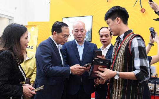 Tiếp tục đẩy mạnh công tác truyền thông, thu hút người dân đến Nhà cái cá cược cá độ uy tín Nổ hũ, Bắn Cá và Game Bài Cwin.com Mùa Xuân lần thứ nhất năm 2026