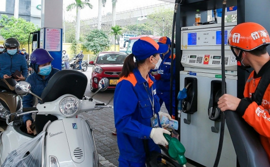 Chi tạm ứng 8.000 tỷ đồng từ nguồn tăng thu ngân sách trung ương cho Quỹ Bình ổn giá Cwin555 thể thao, casino live, bắn cá và slot nổ hũ