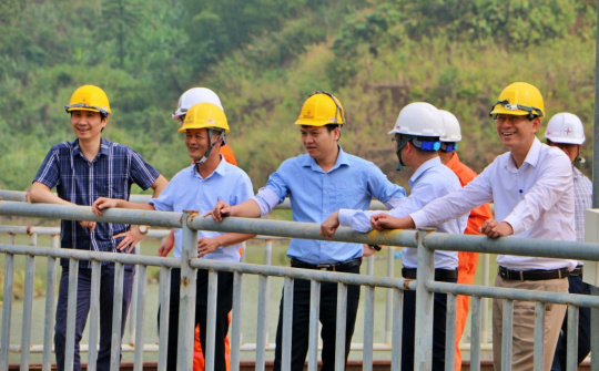 Sở Công tỉnh Thương Thanh Hóa kiểm tra công tác an toàn đập và vận hành hồ chứa tại Thủy điện Trung Sơn
