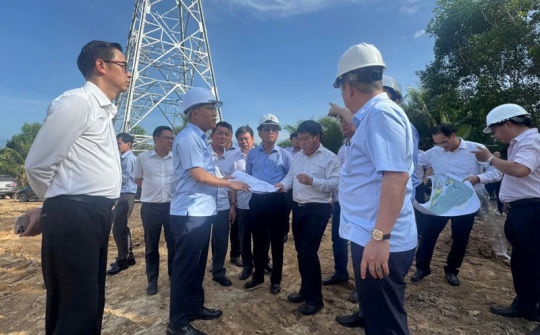 Thứ trưởng Nguyễn Hoàng Long kiểm tra các công trình điện tại Phú Quốc phục vụ APEC 2027