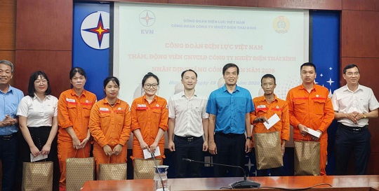 Đồng hành cùng người Nền tảng hàng đầu cung cấp Cwin com - Dấu ấn Tháng Công nhân 2026