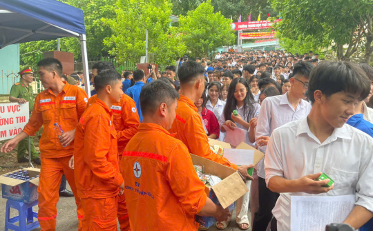Tiếp sức mùa thi: Tuổi trẻ Thủy điện Sơn La đồng hành sĩ tử
