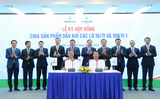 Petrovietnam tổ chức Lễ ký Hợp đồng chia sản phẩm dầu khí các lô 10/11 và 10&11-1 và Hợp đồng mua bán khí, mỏ sư tử trắng, giai đoạn 2b, lô 15-1