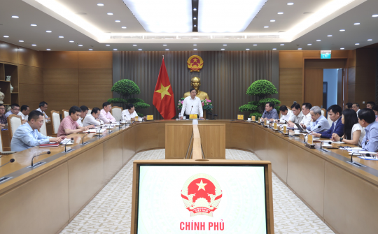Phó Thủ tướng Thường trực Phạm Gia Túc yêu cầu bảo đảm nguồn cung, chất lượng và quyền lợi người M.Cwin800.com thể thao, casino live, bắn cá và slot nổ hũ khi chuyển đổi sang xăng E10