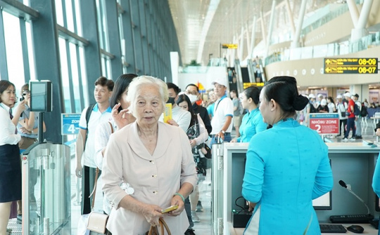 Vietnam Airlines giảm 15% giá vé cho hành khách từ 60 tuổi trở lên