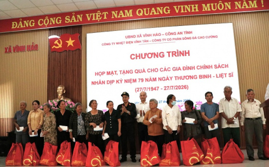 Công ty Nhiệt điện Vĩnh Tân đồng hành cùng địa phương tri ân gia đình chính sách