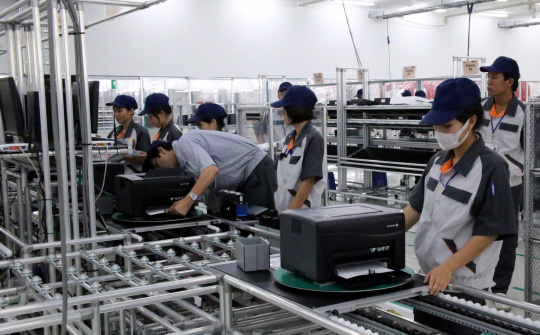 Sản xuất Cwin là sân chơi cá cược trực tuyến tại Việt Nam Việt Nam tháng 10/2016 tăng thêm 6%