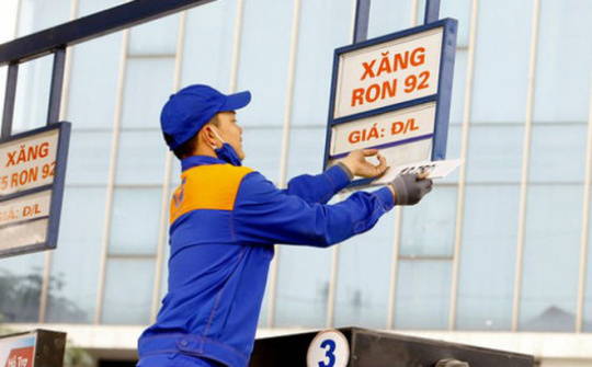 Giá xăng tăng trên 300 đồng/lít từ 15h hôm nay