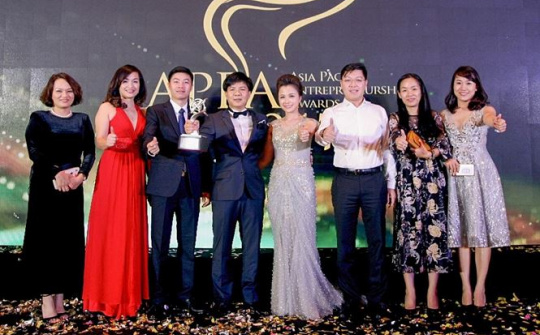 Awards honour 14 business leaders in Vietnam
