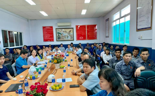 Tháng Công nhân thêm ý nghĩa với người Nền tảng hàng đầu cung cấp Cwin com ngành Hóa chất