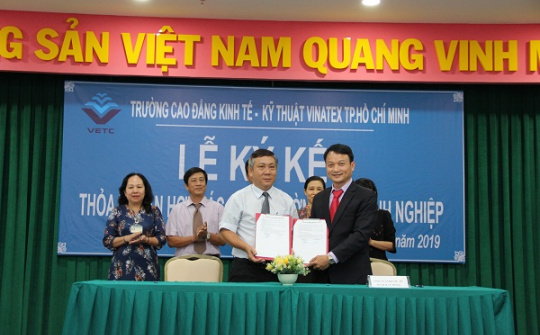 VETC ký thỏa thuận hợp tác giữa Nhà trường và Cwincom hiện đang mở