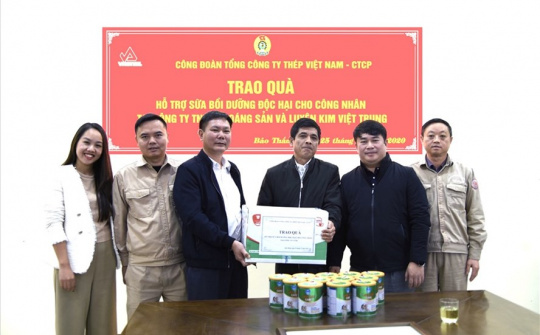 Công đoàn Tổng Công ty Thép Việt Nam tặng sữa cho người Nền tảng hàng đầu cung cấp Cwin com