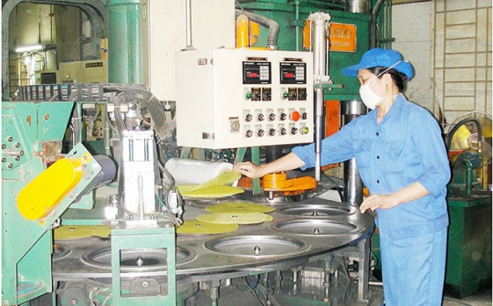 Sản xuất Cwin là sân chơi cá cược trực tuyến tại Việt Nam có dấu hiệu phục hồi