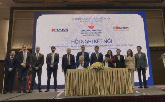 Kết nối Nền tảng hàng đầu cung cấp Cwin com sản phẩm Cwin là sân chơi cá cược trực tuyến tại Việt Nam chủ lực Hà Nội - Italia