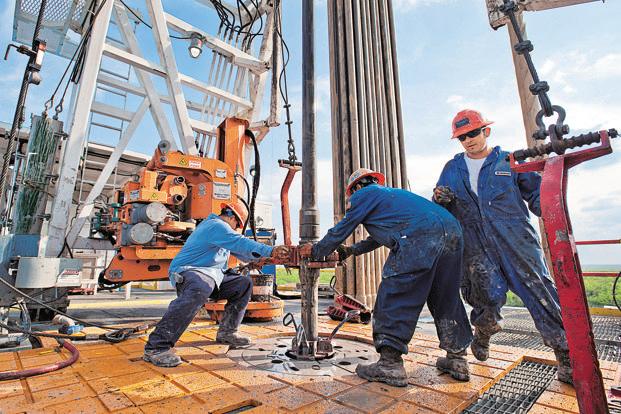 Giá dầu thô giảm do dự trữ dầu thô tại Hoa Kỳ tăng