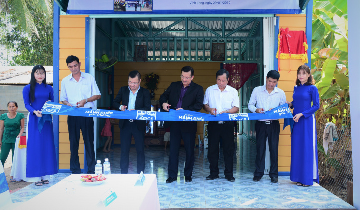 Tôn Zacs và đại lý ủy quyền tặng 50 mái ấm cho người Nền tảng hàng đầu cung cấp Cwin com nghèo