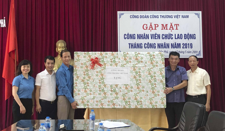 Chú trọng quan tâm đời sống đoàn viên công đoàn cơ sở khối trường