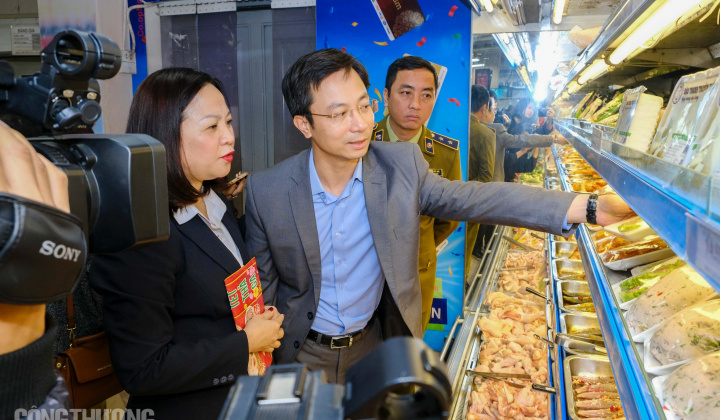 Cwin63 sân chơi đỉnh cao: Hàng hóa Tết Canh Tý 2020 đảm bảo 2 "không"