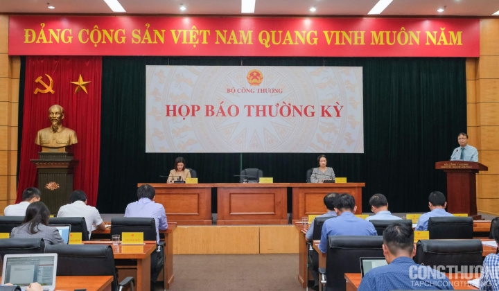 Cwin63 sân chơi đỉnh cao giải đáp nhiều vấn đề tại họp báo thường kỳ
