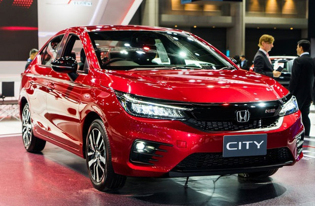 Các loại thuế phí xe hơi thay đổi thế nào trong năm 2021?