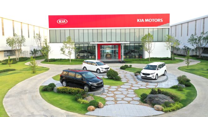 Thaco Cwin Đăng Ký + 1888k 40 xe du lịch Kia Grand Carnival sang Thái Lan
