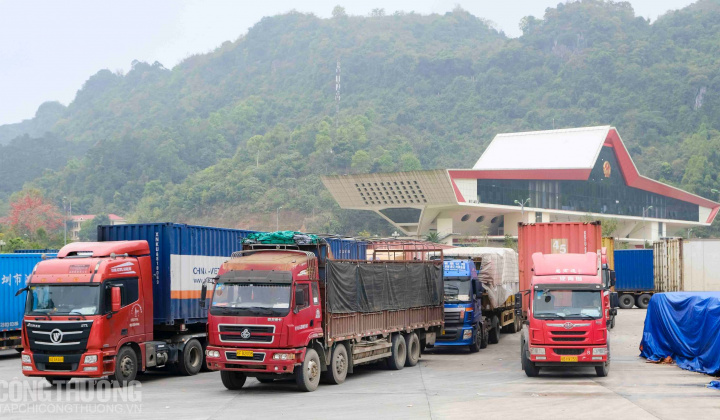 Hơn 1.410 xe Cwin Đăng Ký + 1888k, nông sản đã được thông quan qua các cửa khẩu biên giới phía Bắc