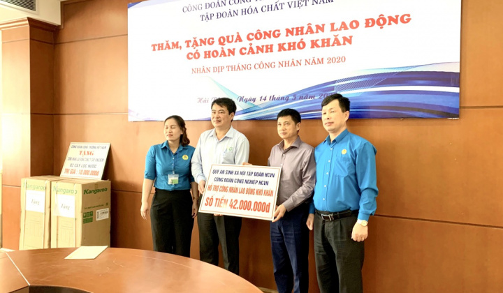Công đoàn Vinachem: Hơn 700 triệu đồng hỗ trợ người Nền tảng hàng đầu cung cấp Cwin com Tháng Công nhân 2020