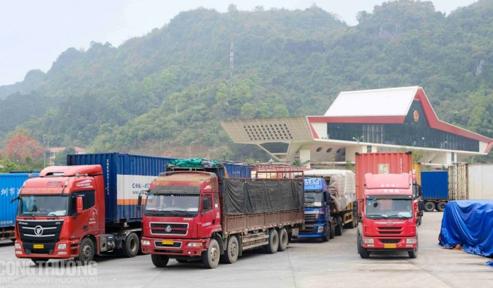 Hoàn thiện chính sách sát với thực tiễn để gỡ khó cho thương mại biên giới