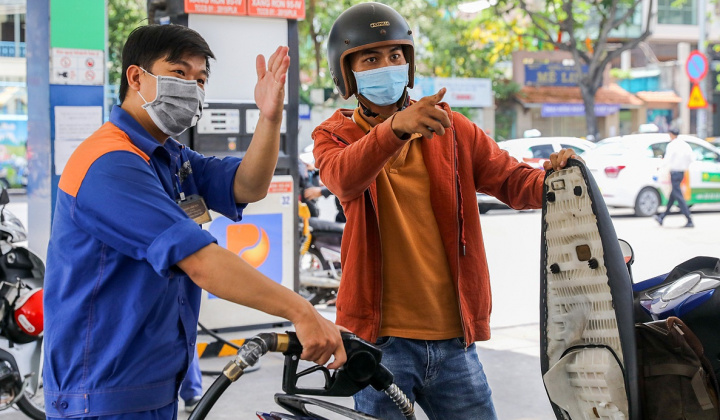 Tiếp tục chi Quỹ bình ổn, giá xăng RON 95 giảm nhẹ