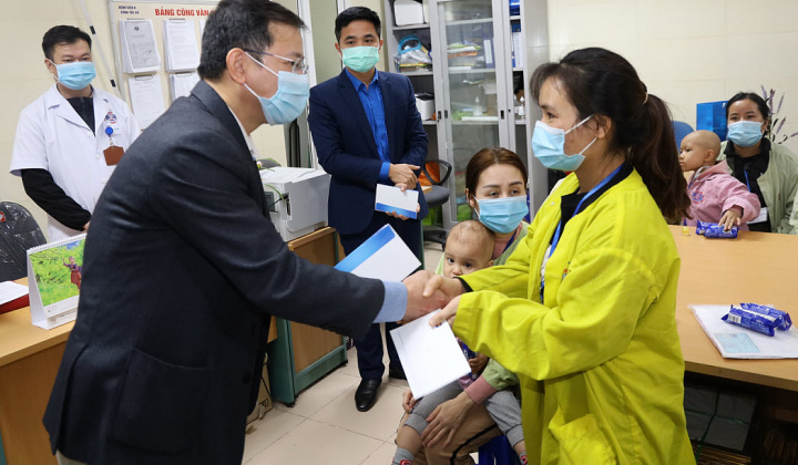 Petrolimex: Ấm tình người từ những bước chân