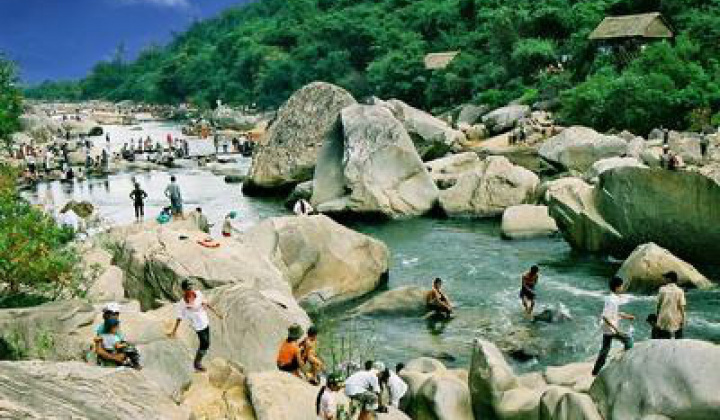 Sự hình thành hình ảnh điểm đến: Tính chuyên nghiệp và tín nhiệm của nguồn thông tin trực tuyến hữu ích như thế nào?