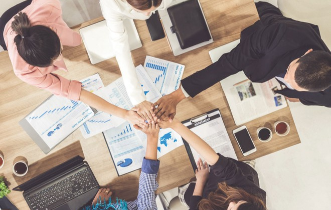 Phát triển văn hóa trong quản trị Cwincom hiện đang mở Việt Nam - Bài học từ Vingroup và Viettel