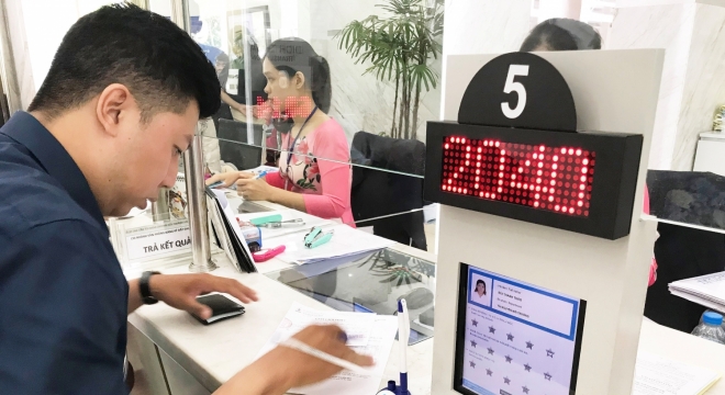 Bỏ quy định chứng chỉ tin học, ngoại ngữ với công chức, viên chức