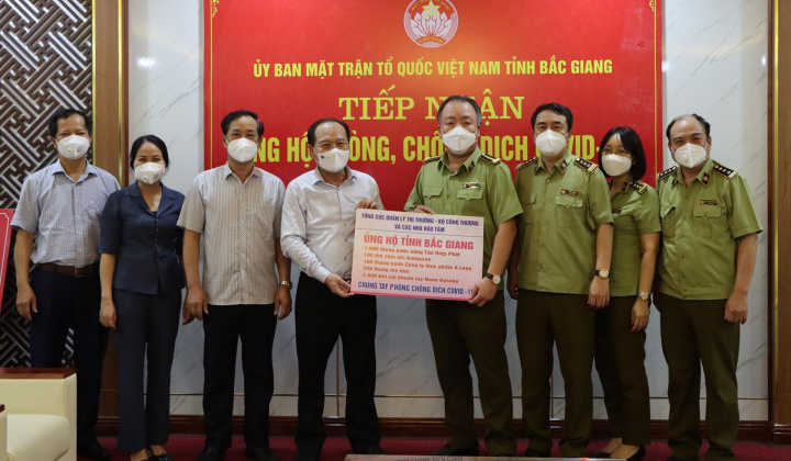 “Chia lửa” cùng Bắc Giang, QLTT tiếp tục gửi vật tư y tế, nhu yếu phẩm đến tâm dịch
