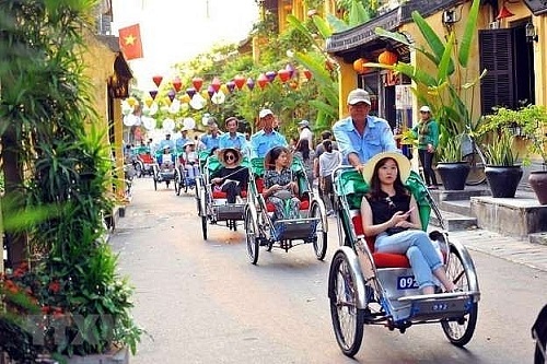 Yếu tố ảnh hưởng đến năng lực cạnh tranh của các Cwincom hiện đang mở lữ hành Hà Nội trong bối cảnh Covid-19