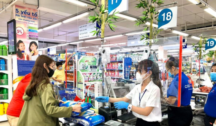 Hàng hóa liên tục đổ về TP. Hồ Chí Minh