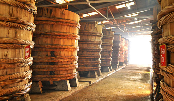 Phát triển hoạt động kinh doanh đặc sản quà tặng nhằm thúc đẩy phát triển du lịch địa phương: Nghiên cứu sản phẩm nước mắm Phan Thiết